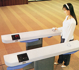 試作の出改札機