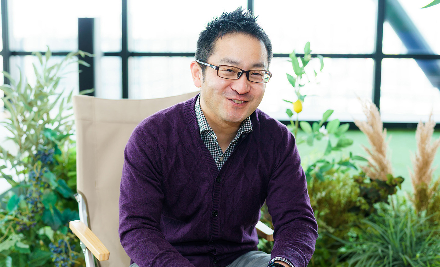 インタビューを受ける武田剛直氏の画像