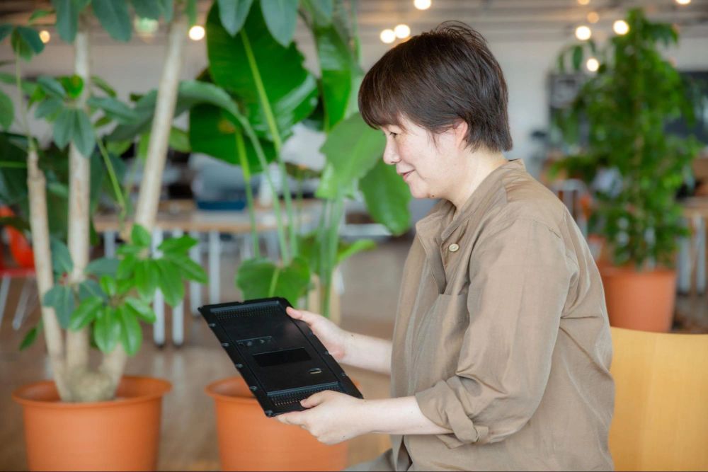 Mariko Kobayashi interviewing Yuko Fujihira